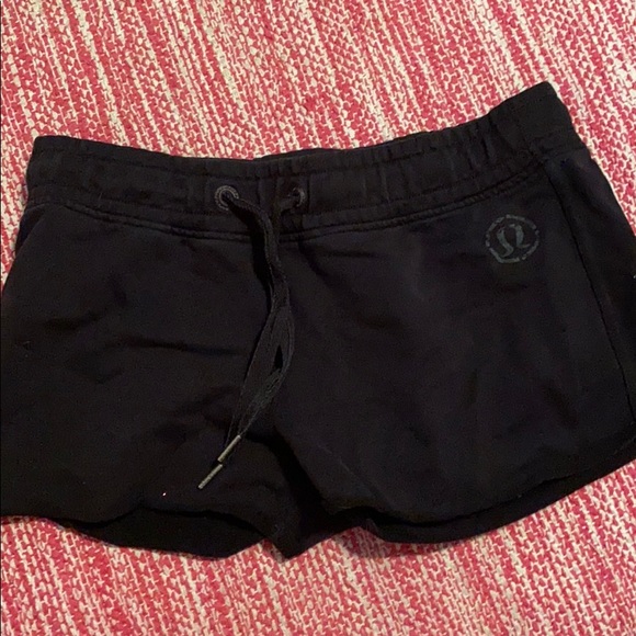 Lululemon shorts - Picture 1 of 3